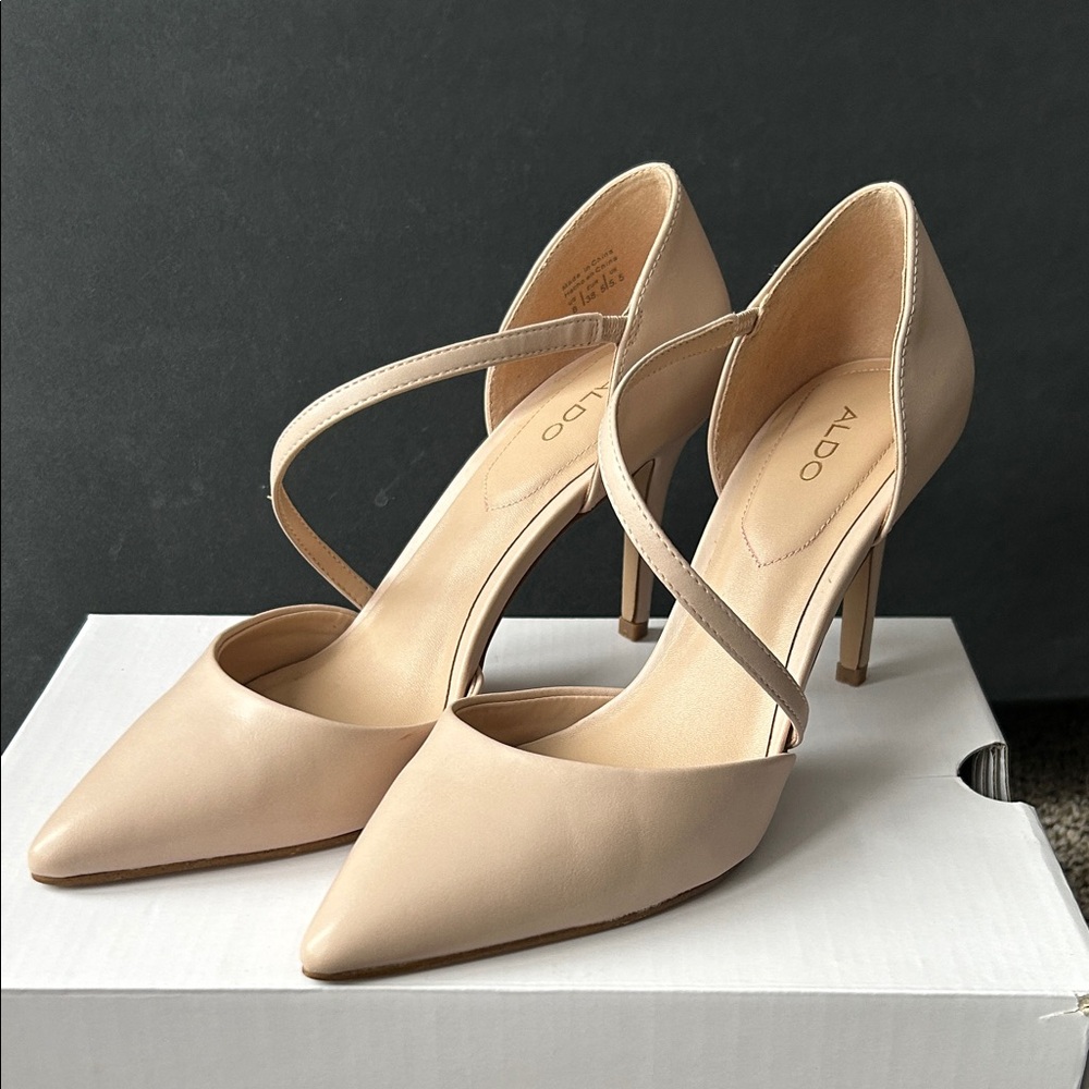 Nude Aldo Pumps